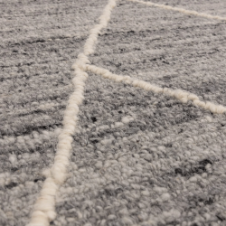 Tapis berbère en laine gris foncé