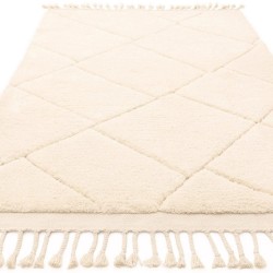 Tapis ivoire structuré  à franges d'inspiration berbère