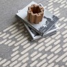 Tapis kilim gris et blanc cassé en laine