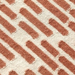 Tapis kilim blanc cassé et terracota en laine