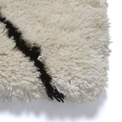 Tapis berbère ivoire à motifs noir