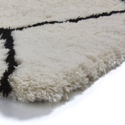Tapis berbère ivoire à motifs noir