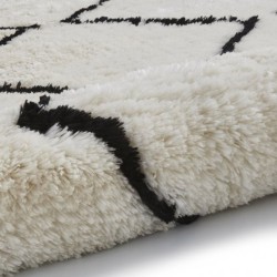 Tapis berbère ivoire à motifs noir