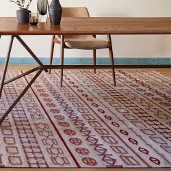 Tapis kilim en laine beige aux motifs multicolores