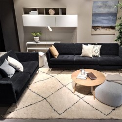 Tapis berbère sur mesure ORIGINAL écru en laine avec design noir