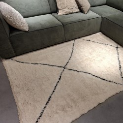 Tapis berbère L'ELARGI écru et noir 100% laine